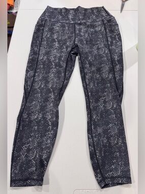 RBX Capri Leggings Black/White Snake Print Large